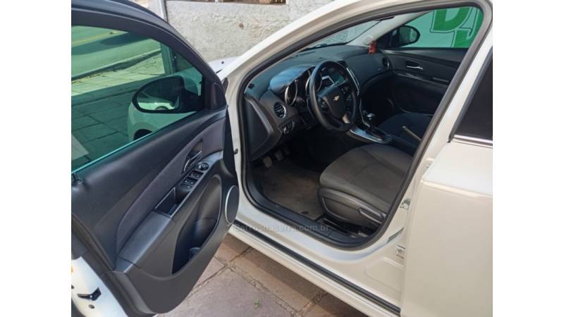 CHEVROLET - CRUZE - 2013/2013 - Branca - R$ 63.990,00