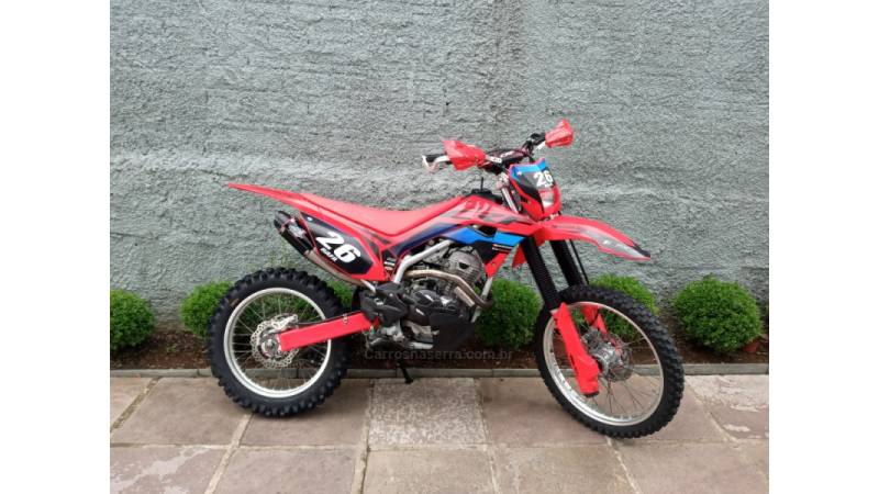 HONDA - CRF 250F - 2023/2023 - Vermelha - R$ 23.600,00