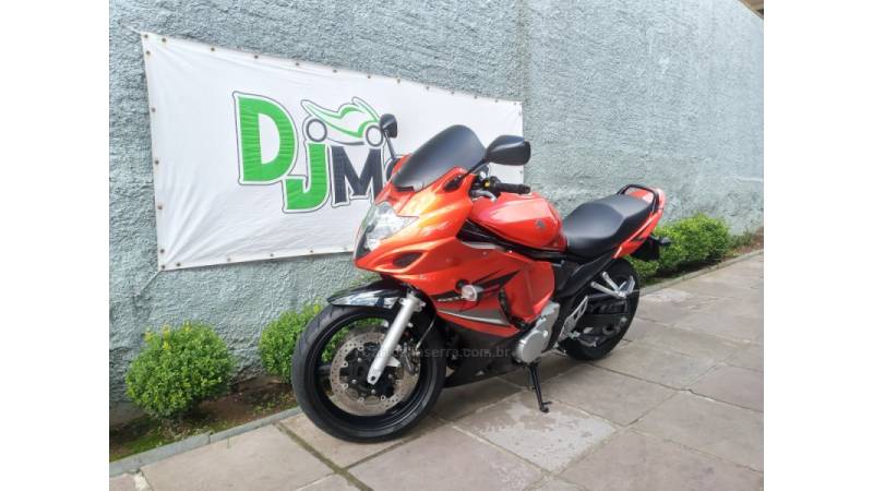 SUZUKI - GSX - 2011/2011 - Laranja - R$ 31.900,00
