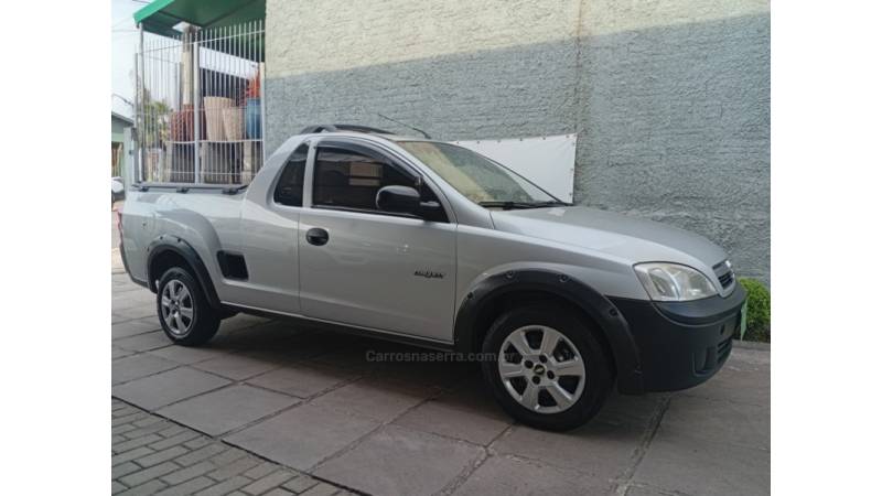 CHEVROLET - MONTANA - 2010/2010 - Prata - R$ 36.990,00