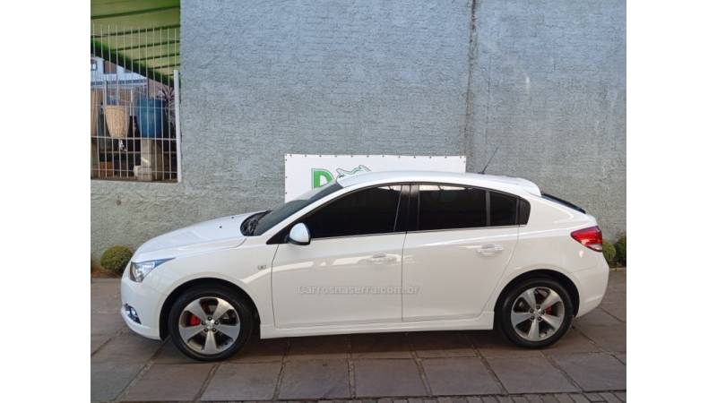 CHEVROLET - CRUZE - 2013/2013 - Branca - R$ 63.990,00