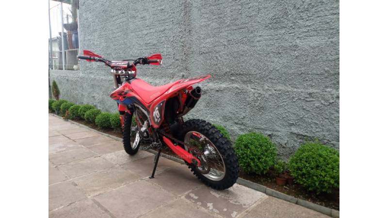 HONDA - CRF 250F - 2023/2023 - Vermelha - R$ 23.600,00