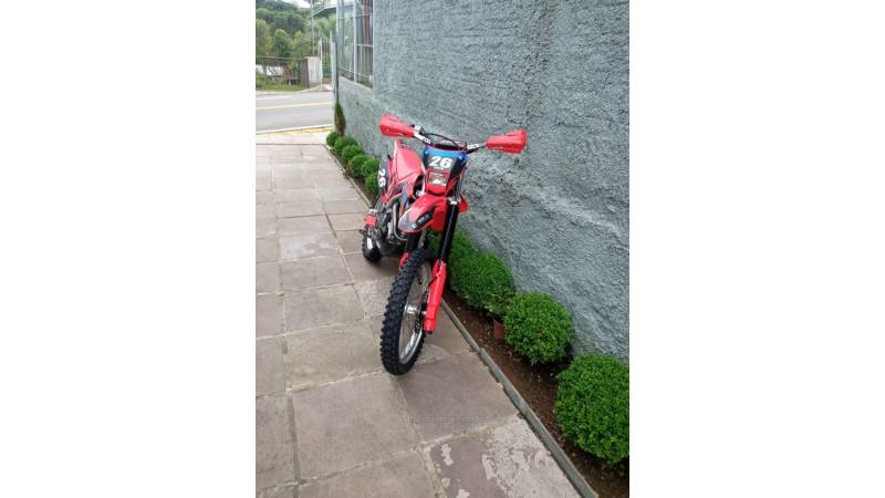 HONDA - CRF 250F - 2023/2023 - Vermelha - R$ 23.600,00