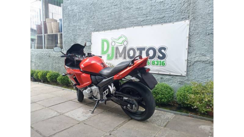 SUZUKI - GSX - 2011/2011 - Laranja - R$ 31.900,00